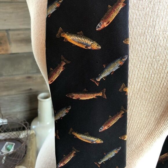 Chaps Ralph Lauren Fish Tie - Picture 2 of 3